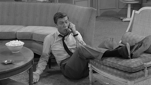 The Dick Van Dyke Show - Dear Mrs. Petrie, Your Husband Is In Jail