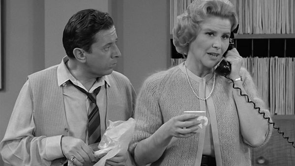 The Dick Van Dyke Show - A Surprise Surprise Is a Surprise