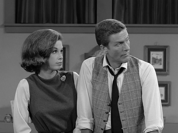 The Dick Van Dyke Show - Hustling the Hustler
