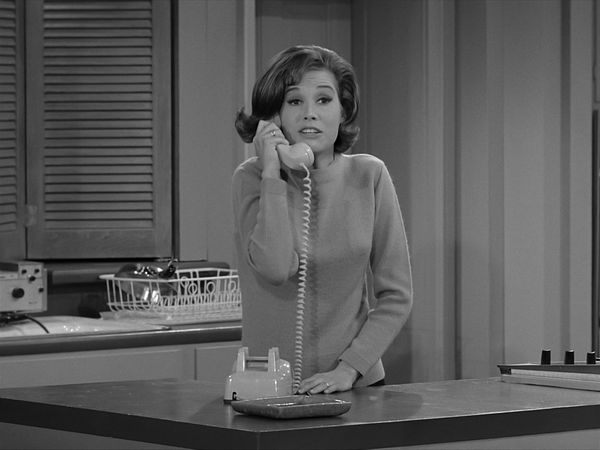 The Dick Van Dyke Show - It May Look Like a Walnut