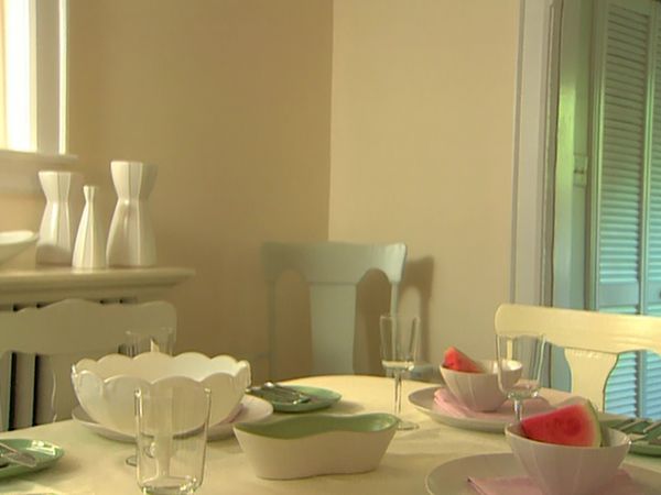 Room Service - To Dine For!
