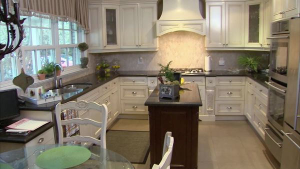 Candice Tells All - Designing With Black