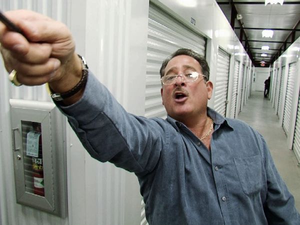 Storage Wars New York - The Walking Bid