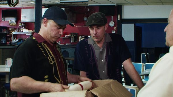 Storage Wars New York - A Few Good Bids