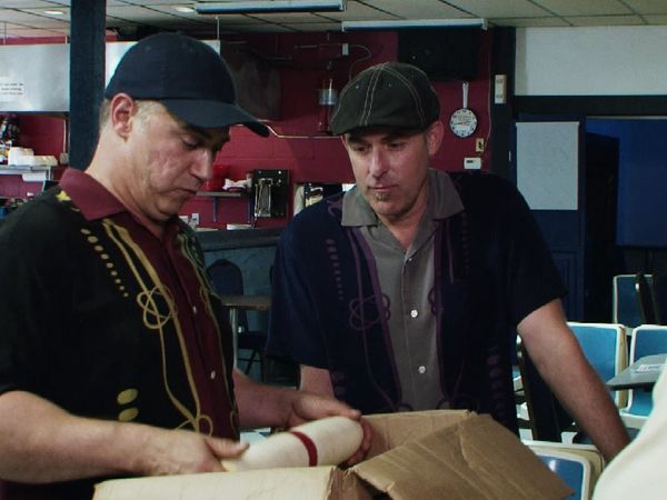 Storage Wars New York - A Few Good Bids