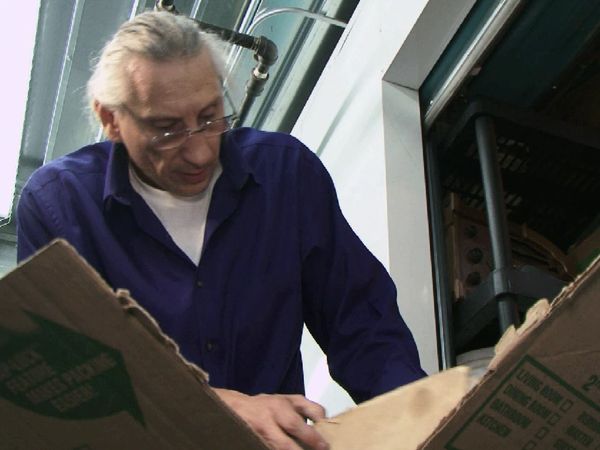 Storage Wars New York - Hi-Text . . . Hi-Jinx