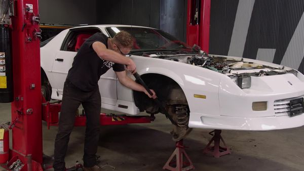 Carcass en español - Para nuestro Camaro de Autocross, más ancho es mejor: Nueva suspensión y zapatos