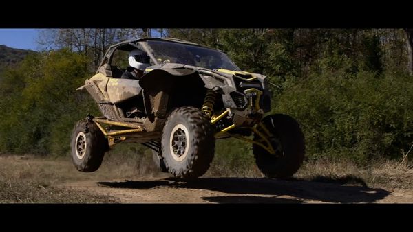 Carcass en español - El Chevy M1010 se transforma en un Willys Wagon