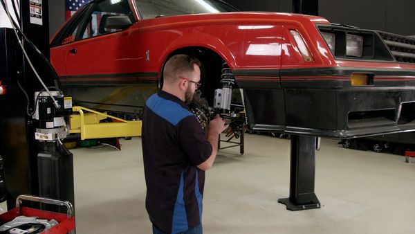 Detroit Muscle (LAS) - Revisión de la suspensión del Foxbody Cobra