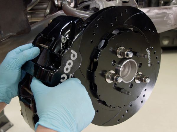 Detroit Muscle (LAS) - Consejos para lineas de frenos personalizadas
