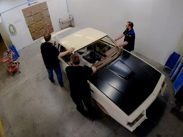 Detroit Muscle (LAS) - El Buick Regal Beige de la abuela recibe un baño de color