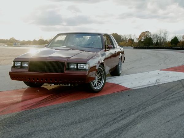 Detroit Muscle (LAS) - Estilo y velocidad: Buick Regal de Cuerpo G reconstruido liberado en las calles