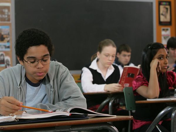 Degrassi: la nueva generación - Causando una Conmoción