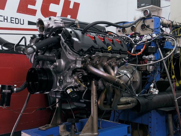 Engine Power (LAS) - Construir un motor Coyote Supercargado para la pista de carreras.