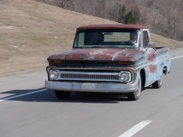 Engine Power (LAS) - Construyendo un  motor Chevy 292 de seis cilindros en línea