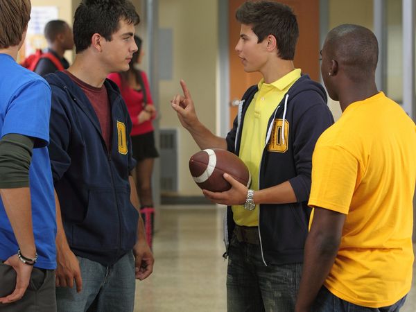 Degrassi: la nueva generación - You Don't Know My Name, Parte 1