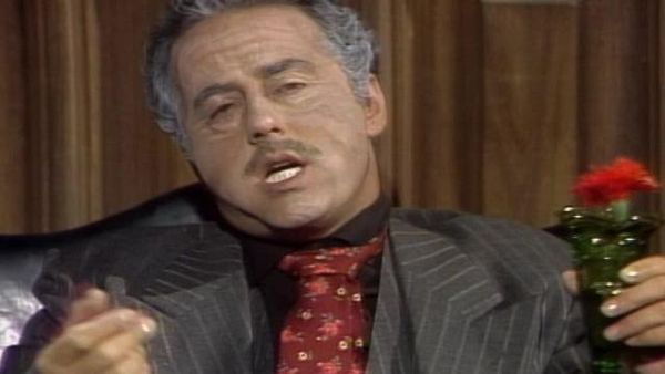 Rowan & Martin's Laugh-In - Rowan & Martin's Laugh-In: S6 E1