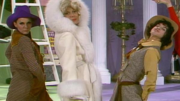 Rowan & Martin's Laugh-In - Rowan & Martin's Laugh-In: S4 E8
