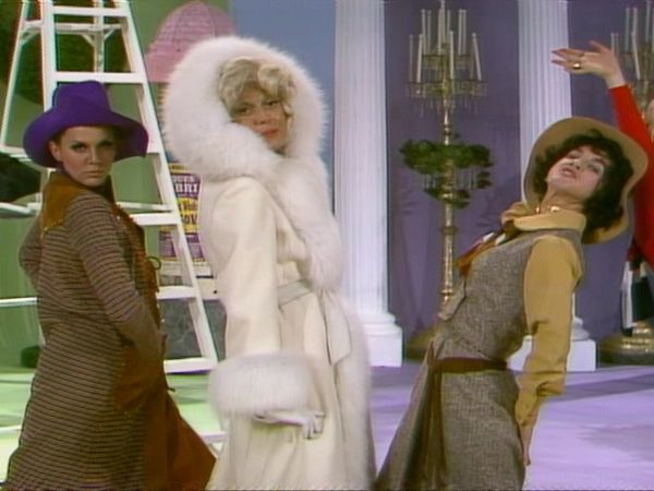 Rowan & Martin's Laugh-In - Rowan & Martin's Laugh-In: S4 E8