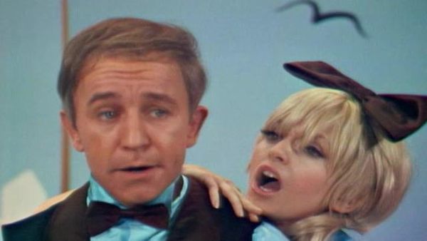 Rowan & Martin's Laugh-In - Rowan & Martin's Laugh-In: S2 E18