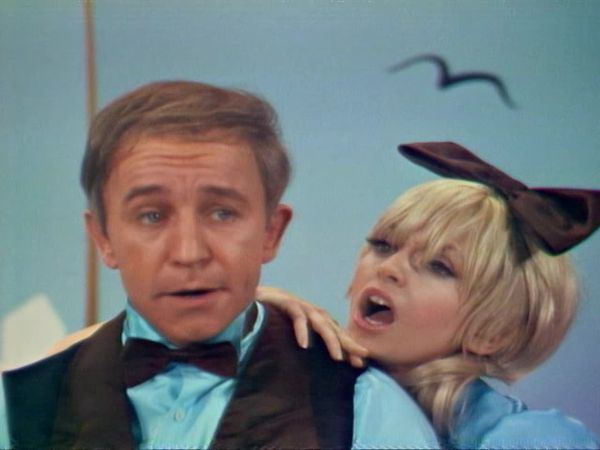 Rowan & Martin's Laugh-In - Rowan & Martin's Laugh-In: S2 E18
