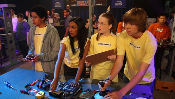 Degrassi: The Next Generation - Perdido en el Amor, Parte 1