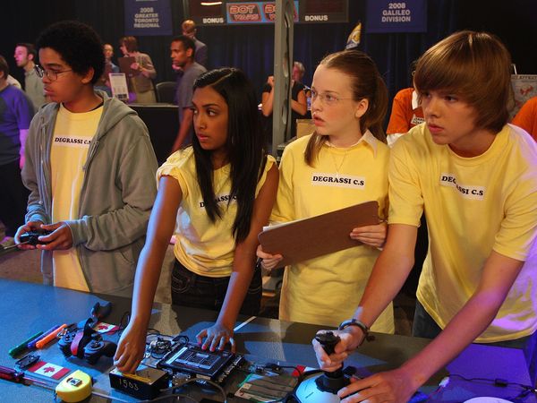 Degrassi: The Next Generation - Perdido en el Amor, Parte 1
