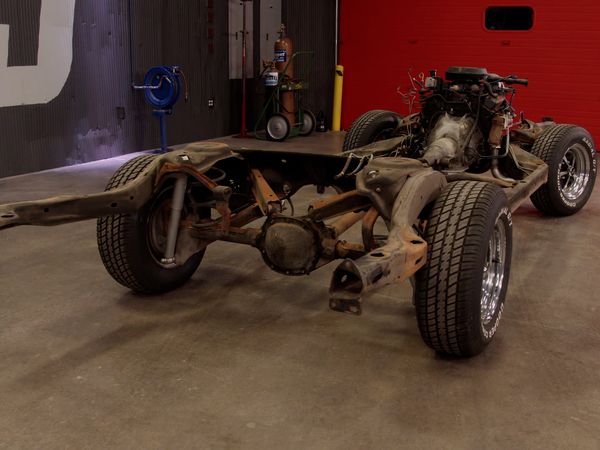 Carcass - Construyendo un Go-Kart tamaño adulto con un chasis del depósito de chatarra