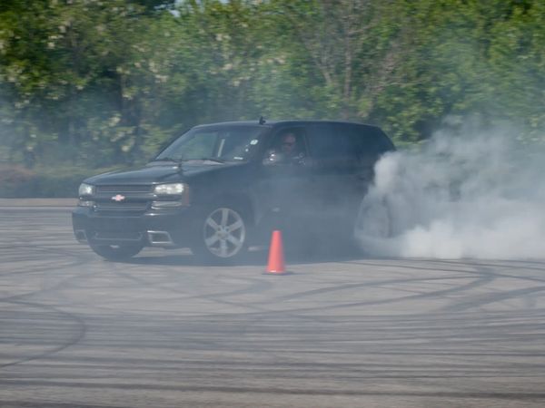 Carcass - El  Drifting Trailblazer SS recibe un capó nuevo de fibra de carbono