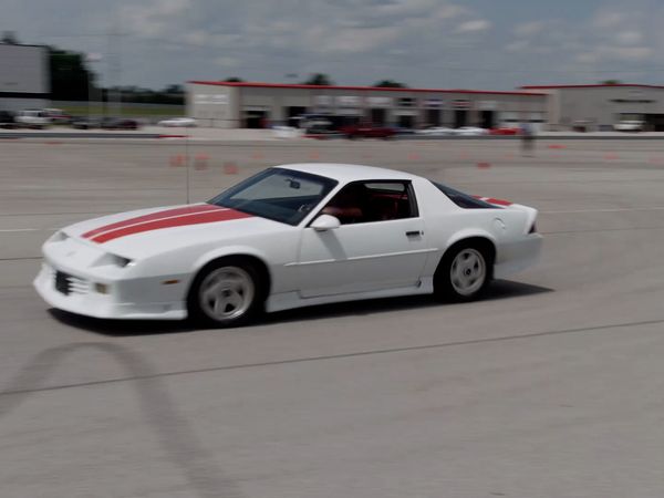 Carcass - El Camaro de Autocross recibe una suspensión nueva y un paquete para aferrarse al pavimento