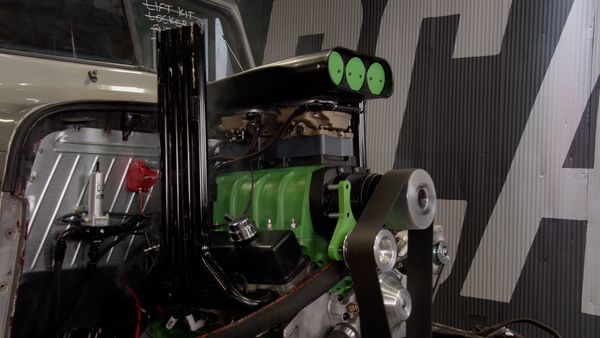 Carcass - El Chevy M1010 recibe más potencia y unas llantas inmensas para la aventura en el lodo