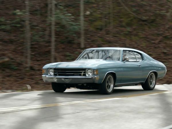 Detroit Muscle - El Chevelle de granero se enciende y llega a la carretera