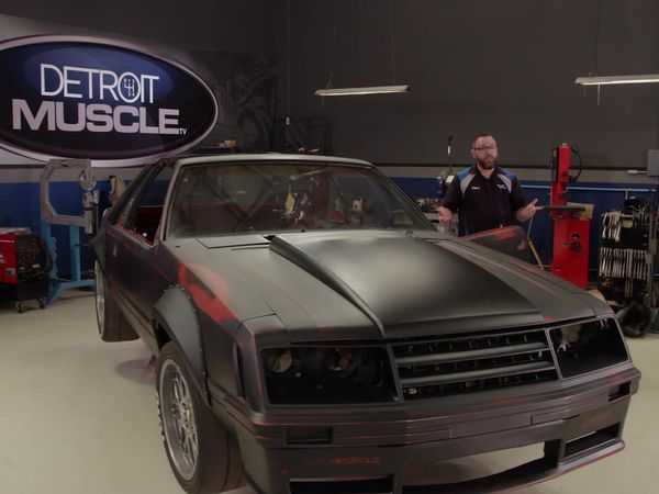 Detroit Muscle - El Fox Body Cobra del 81 se actualiza desde el piso hasta las puertas