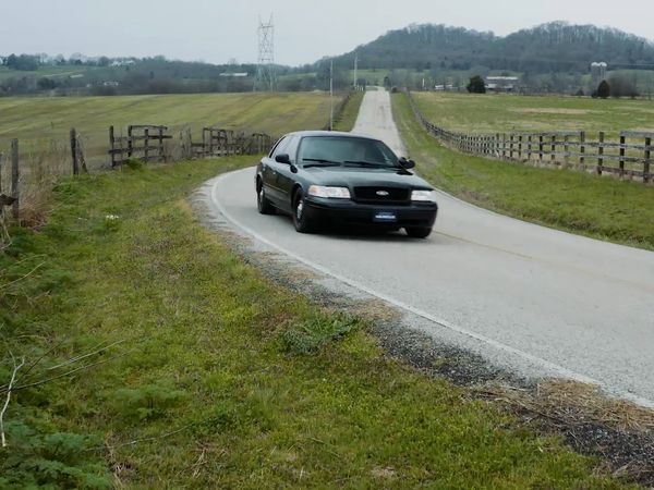Detroit Muscle - Metiéndole cinco velocidades ignífugas a nuestro Interceptor Policial Turbo