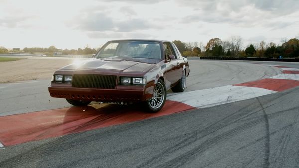 Detroit Muscle - Estilo y velocidad: Buick Regal de Cuerpo G reconstruido es liberado en las calles