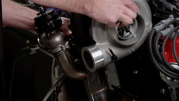 Engine Power - Seis cilindros en esteroides: Potenciando el motor del Chevy 292