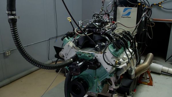 Engine Power - Pequeñas mejoras crean una potencia de locura en un Vortec de 5.3 litros del tiradero de chatarra