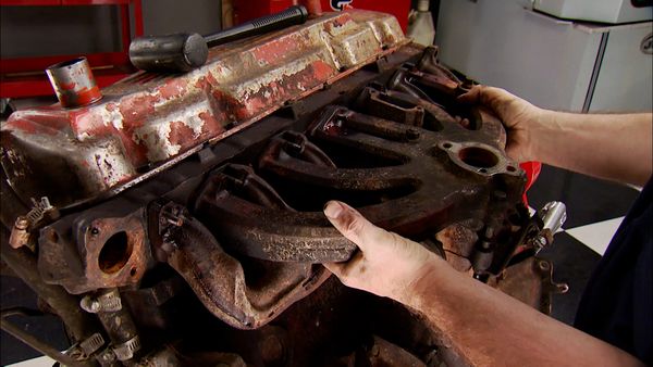 Engine Power - De cabeza plana a Chrysler Slant-Six: de Ford FE a un Chevy seis cilindros potenciado
