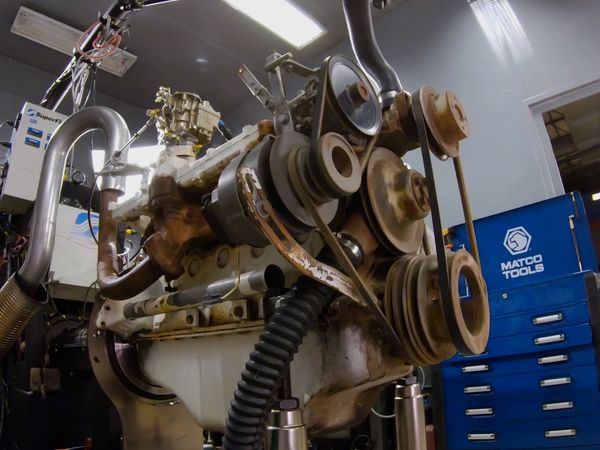 Engine Power - Arrancará un Ford 300 de seis cilindros después de estar parado 20 años