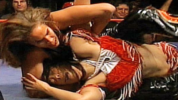 Women's Extreme Wrestling - women's extreme wrestling: ring attack