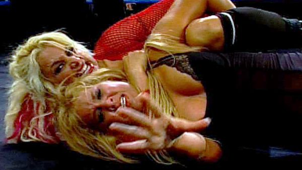 Womens Wrestling Wars - women's wrestling wars: bloody attack