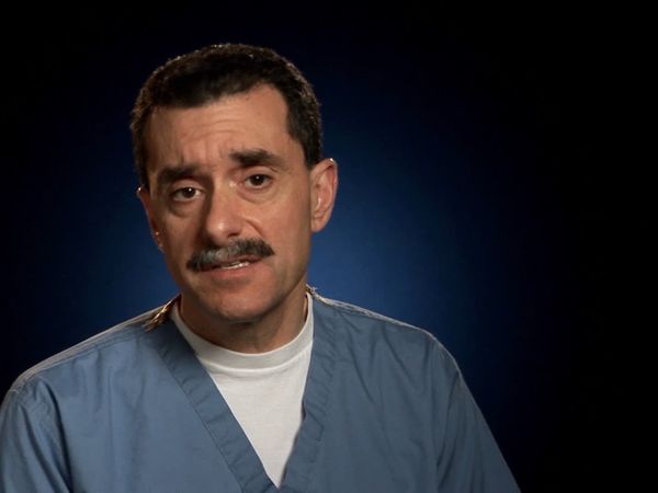 Sala de emergencias: Historias inéditas - Dolor de garganta mortal