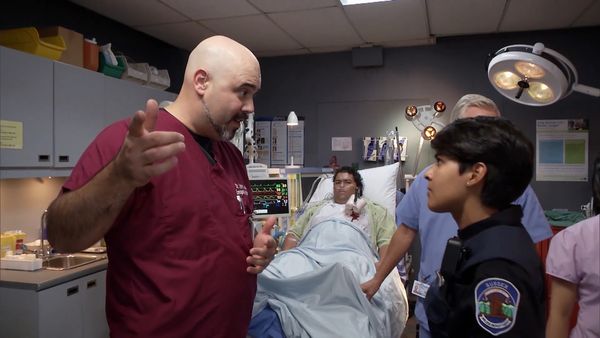 Sala de emergencias: Historias inéditas - Dolores de cabeza y zombies