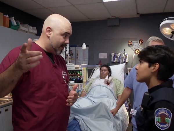Sala de emergencias: Historias inéditas - Dolores de cabeza y zombies