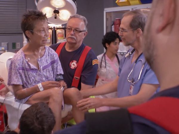 Sala de emergencias: Historias inéditas - Atascada en un baño