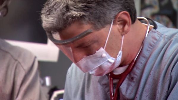 Sala de emergencias: Historias inéditas - Apuñalado en el corazón
