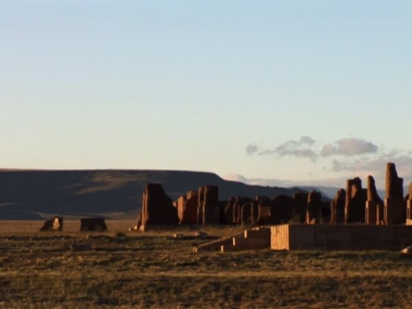 Ghost Towns: America's Lost World - Forts, Trails and Battle Sites