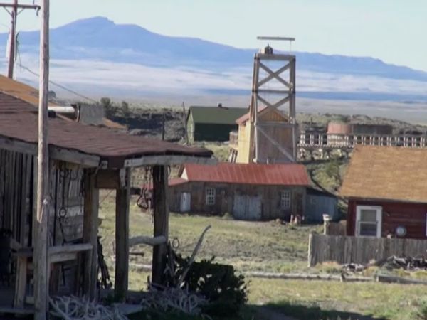 Ghost Towns: America's Lost World - Mining Towns of the Rocky Mountains