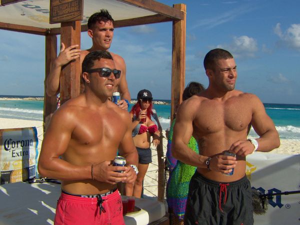 Geordie Shore - The Geordies Hit Cancun