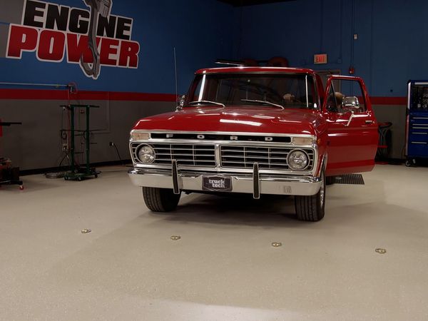 Truck Tech (LAS) - El '74 Ford F100 va al Dyno para una línea de base